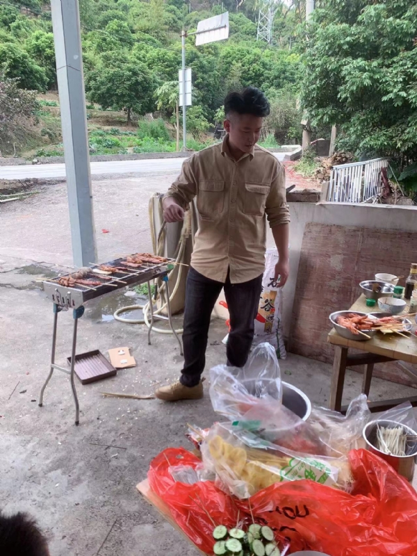 你黑我哟的第一张照片--福州双喜佳缘